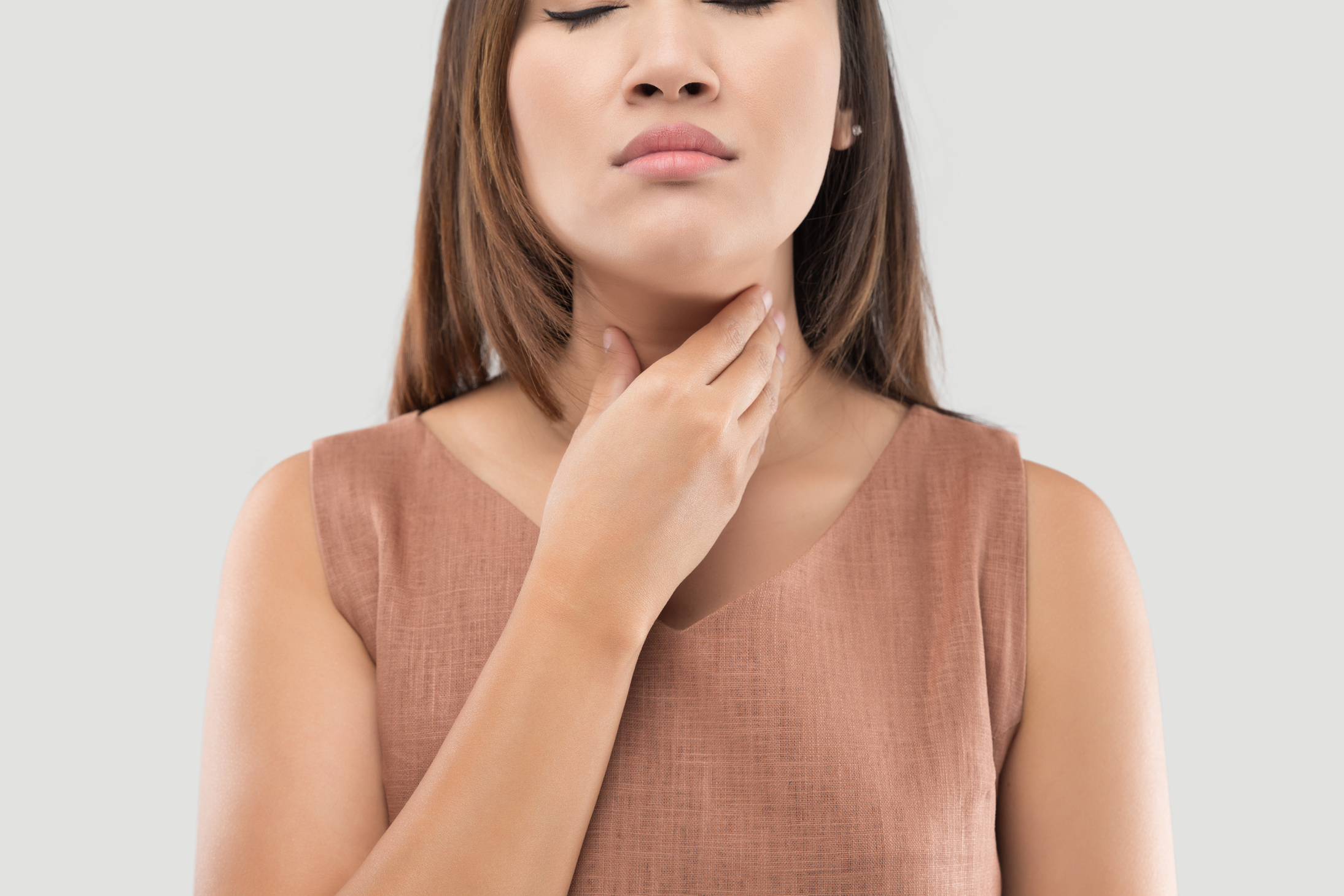 Sore throat or thyroid gland